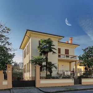 Il Giardino Del Pettirosso 3*, Lucca Italia